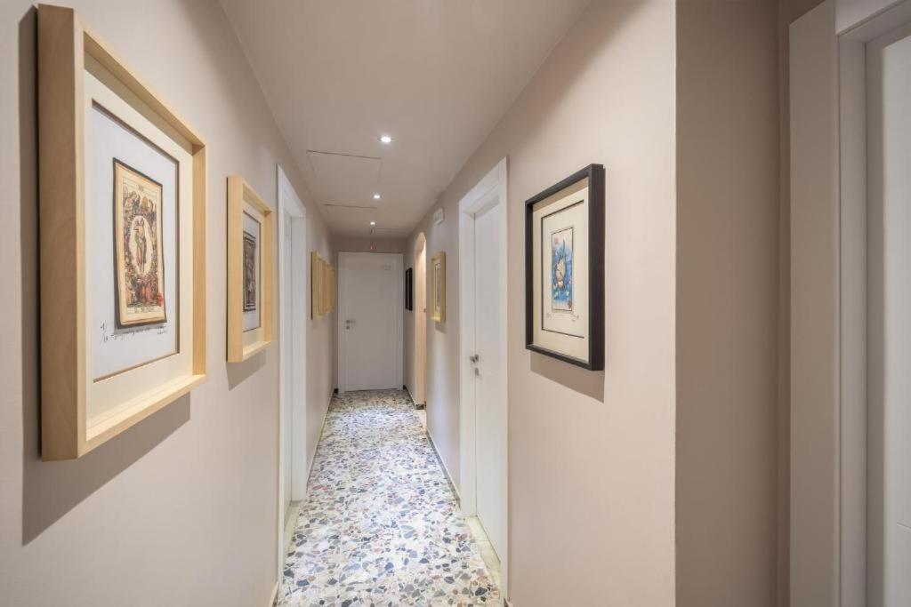 Boutique Rooms Carbonazzi 17 Cagliari Ngoại thất bức ảnh