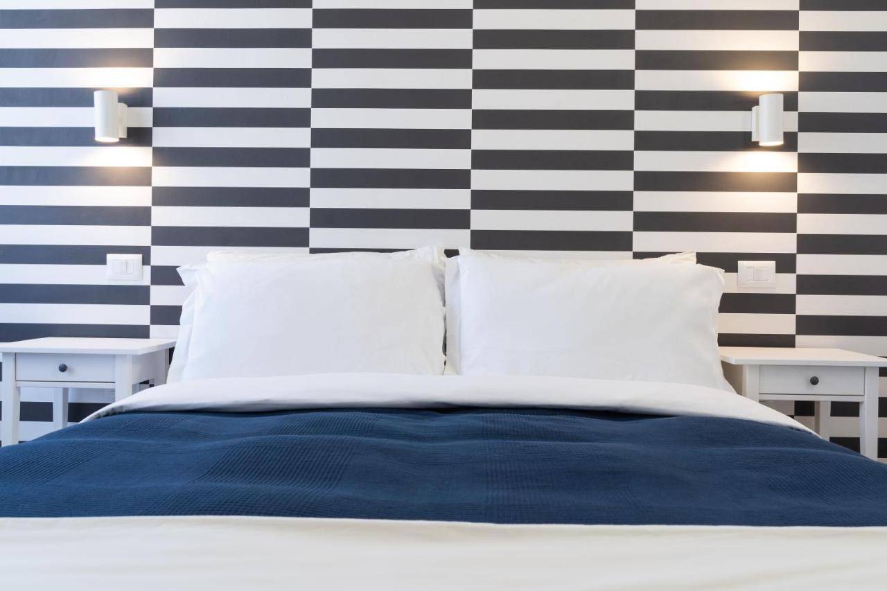 Boutique Rooms Carbonazzi 17 Cagliari Ngoại thất bức ảnh