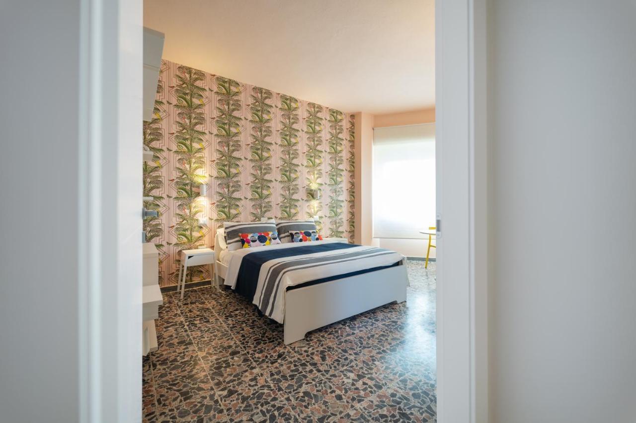 Boutique Rooms Carbonazzi 17 Cagliari Ngoại thất bức ảnh