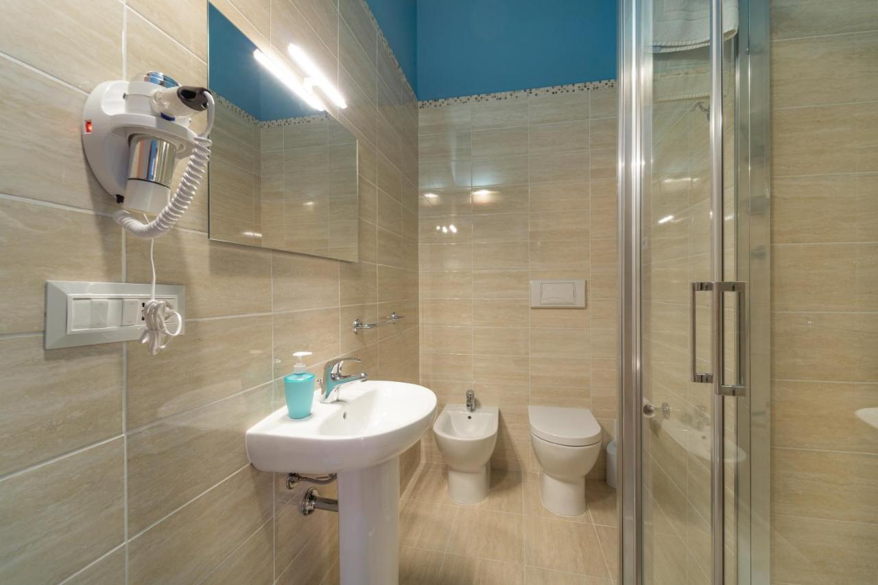 Boutique Rooms Carbonazzi 17 Cagliari Ngoại thất bức ảnh