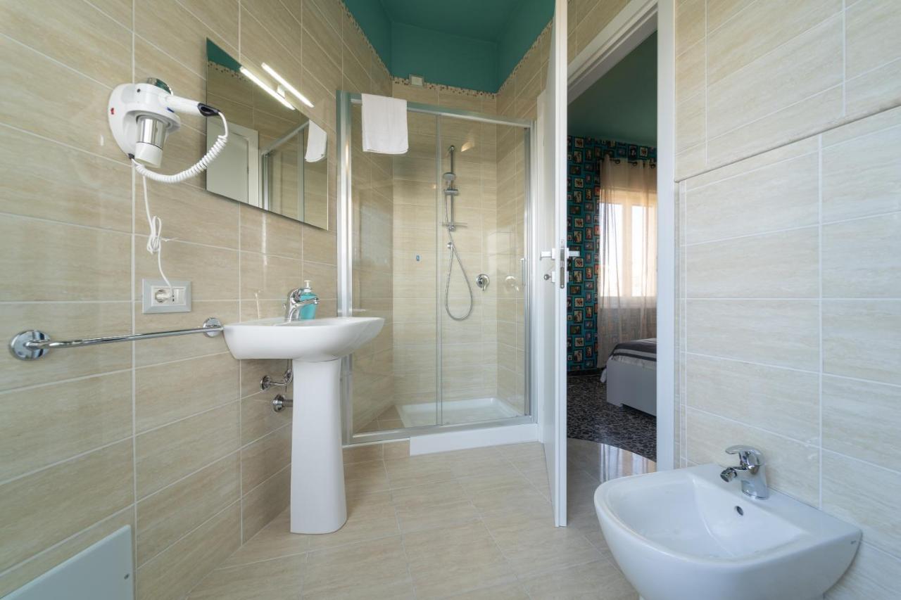 Boutique Rooms Carbonazzi 17 Cagliari Ngoại thất bức ảnh